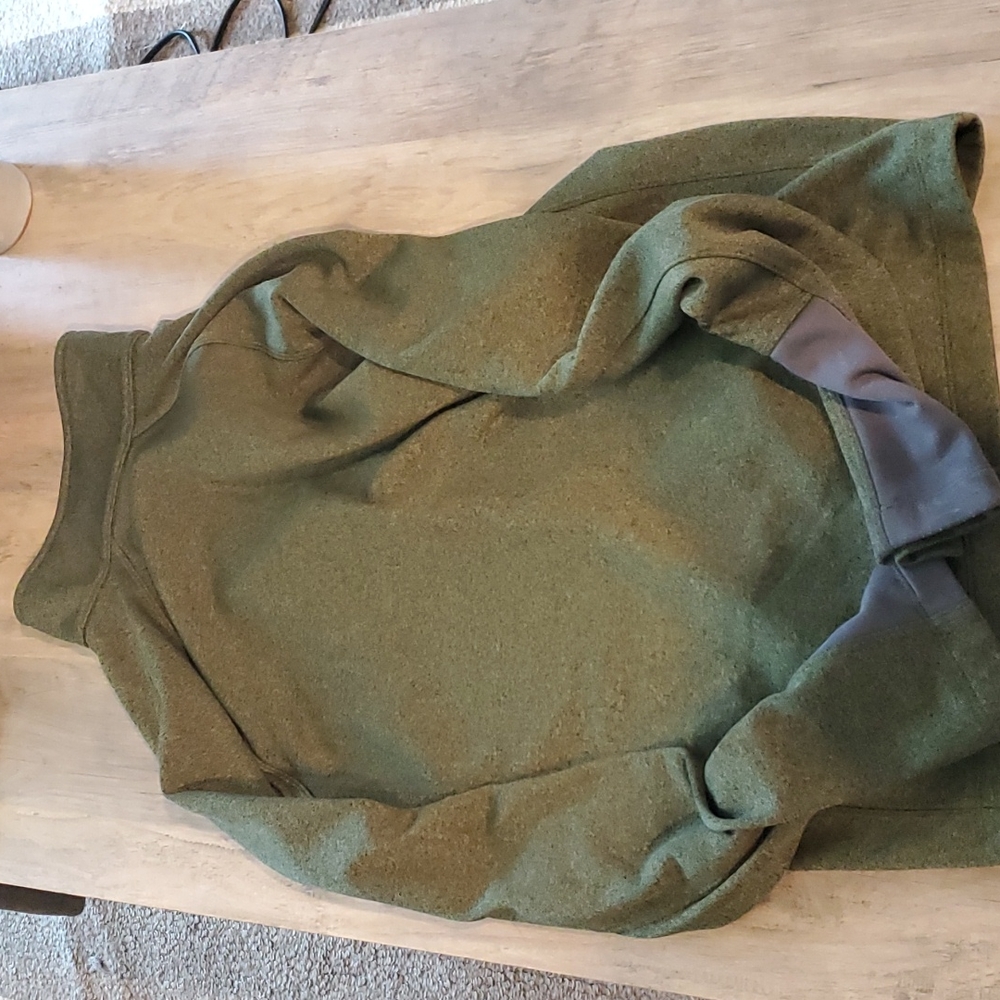 Northface Pullover - image 5